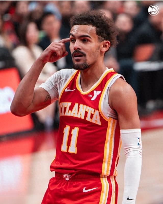 媒体：巴黎球员维蒂尼亚当选葡萄牙本年度最佳球员（媒体：巴黎中场维蒂尼亚荣膺葡萄牙年度最佳球员）