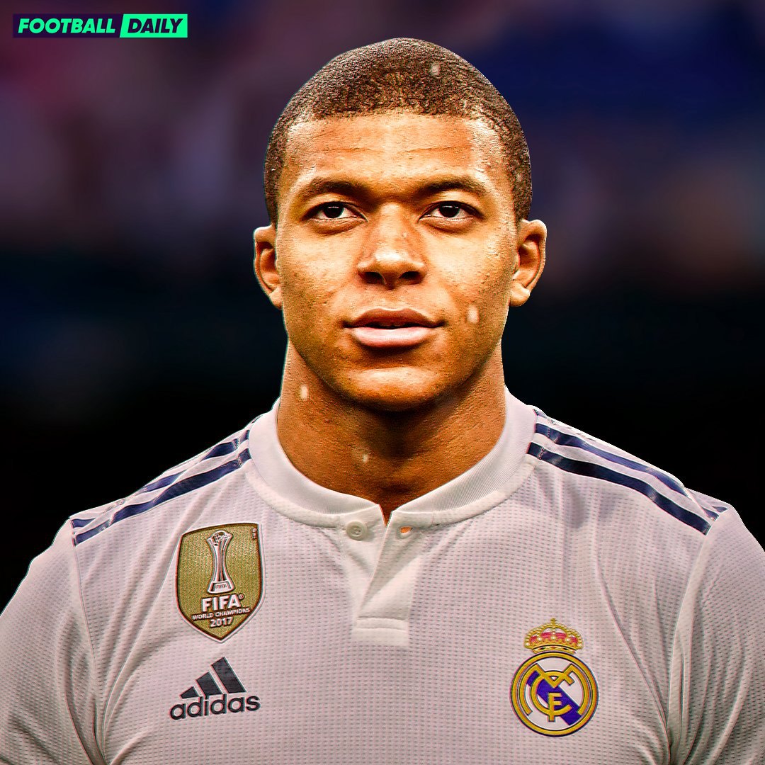 内线捉襟见肘！佩里顶着三犯打满第二节，半场12分6篮板（内线短缺！佩里背三犯撑满次节，半场贡献12分6篮板）