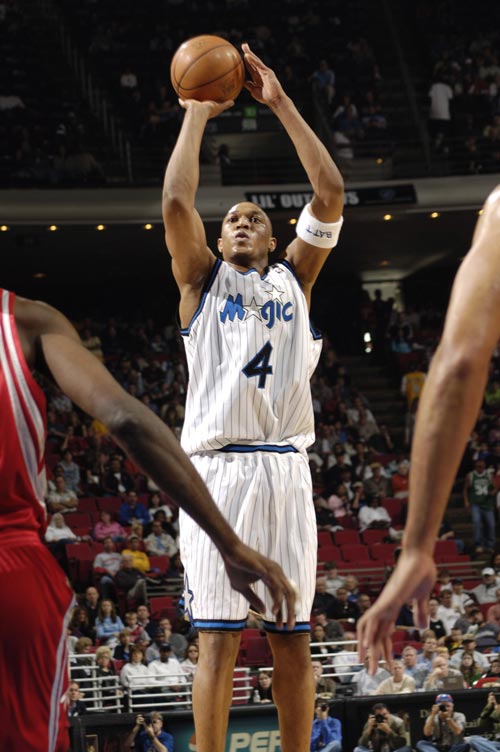 本世纪五大联赛参与百球最快TOP10：C罗70场第1，苏牙71场第2（本世纪五大联赛最快达成参与百球前十：C罗70场居首，苏亚雷斯71场次席）