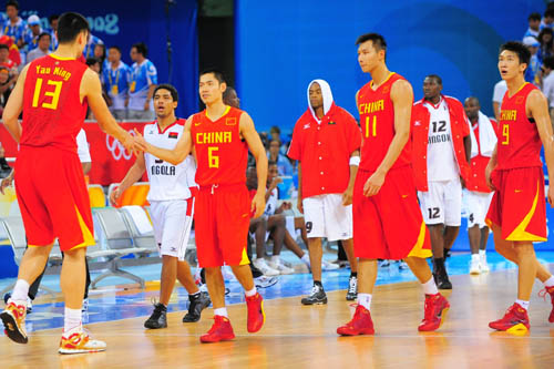 阿斯：帕斯闪耀科莫引多家豪门关注，皇马有意激活回购条款（阿斯报：帕斯在科莫高光引豪门竞逐，皇马考虑启动回购条款）