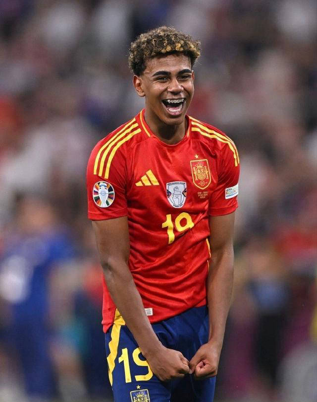 加盟米兰至今只替补出场1次，斯基拉：奥多古可能在冬窗离队（斯基拉：奥多古加盟米兰后仅替补登场一次，冬窗或将离队）