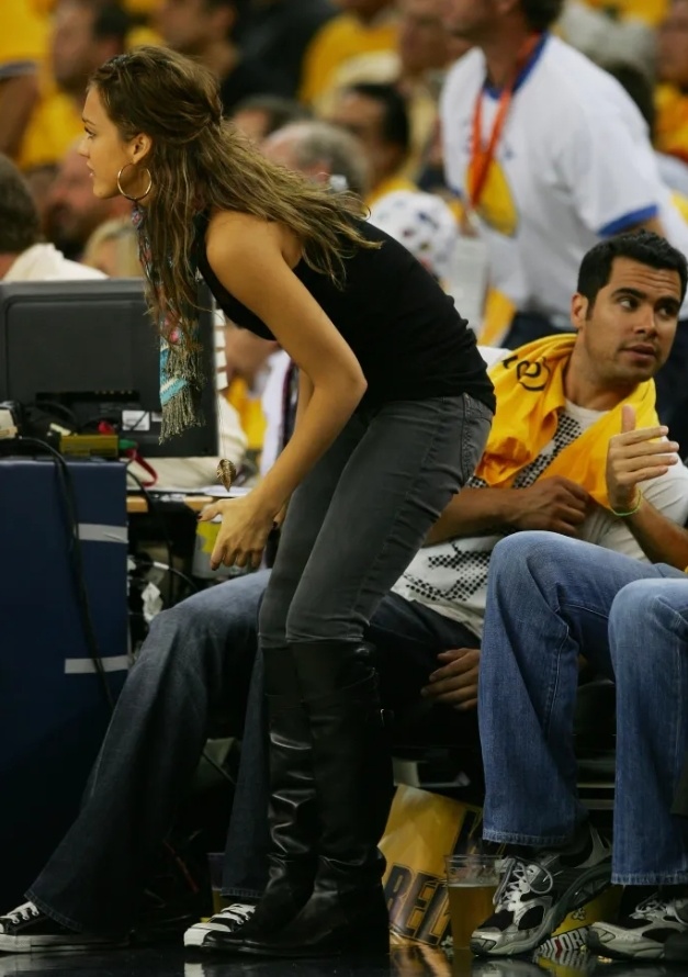 德尚：于帕是最好的后卫之一，他是否续约对法国队都没问题（德尚：于帕是顶级后卫，续约与否都不影响法国队）