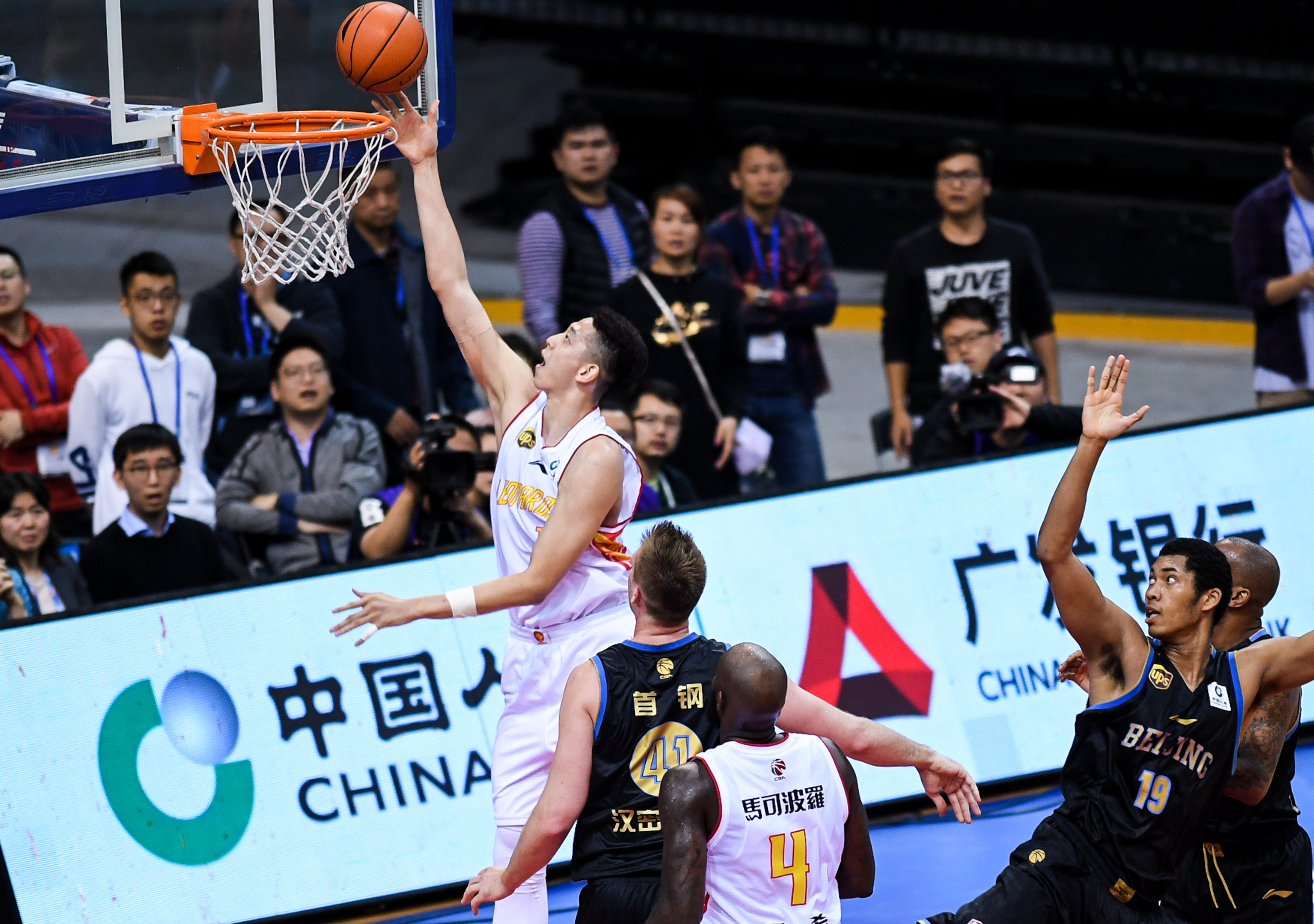 图片报：多特希望以顶薪续约施洛特贝克，但球员还在犹豫（图片报：多特愿以顶薪续约施洛特贝克，但球员仍举棋不定）