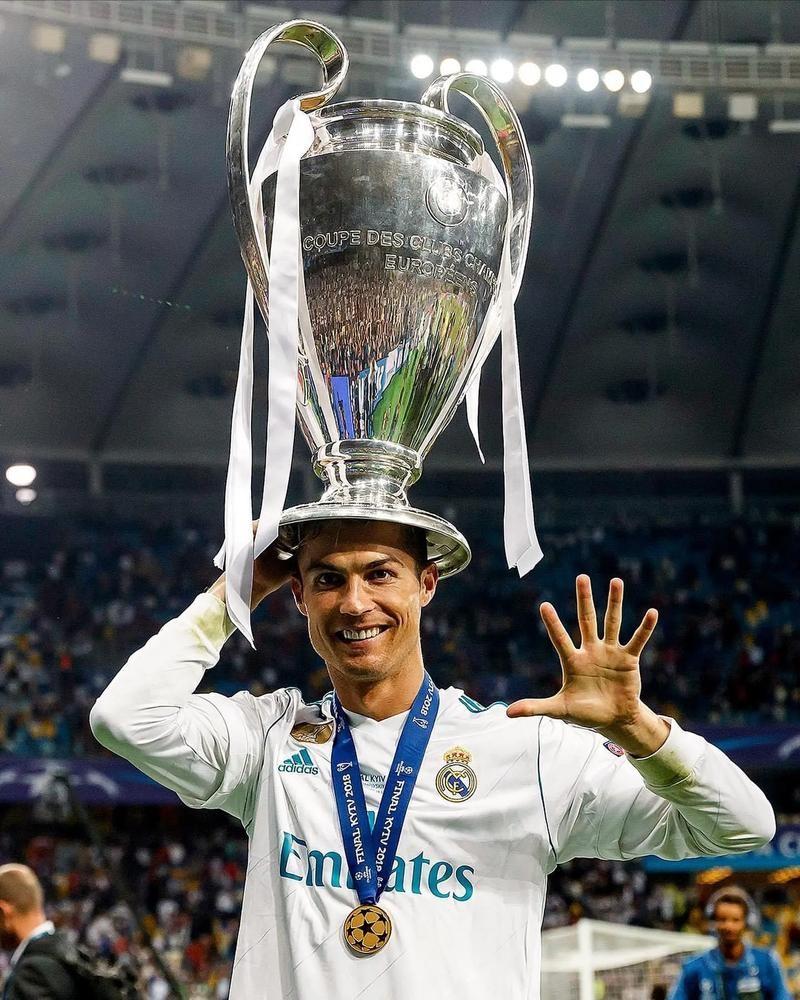 战巴萨贡献2球1助，布鲁日前锋福布斯当选欧冠全场最佳球员（欧冠战巴萨梅开二度并送助攻，布鲁日前锋福布斯荣膺全场最佳）