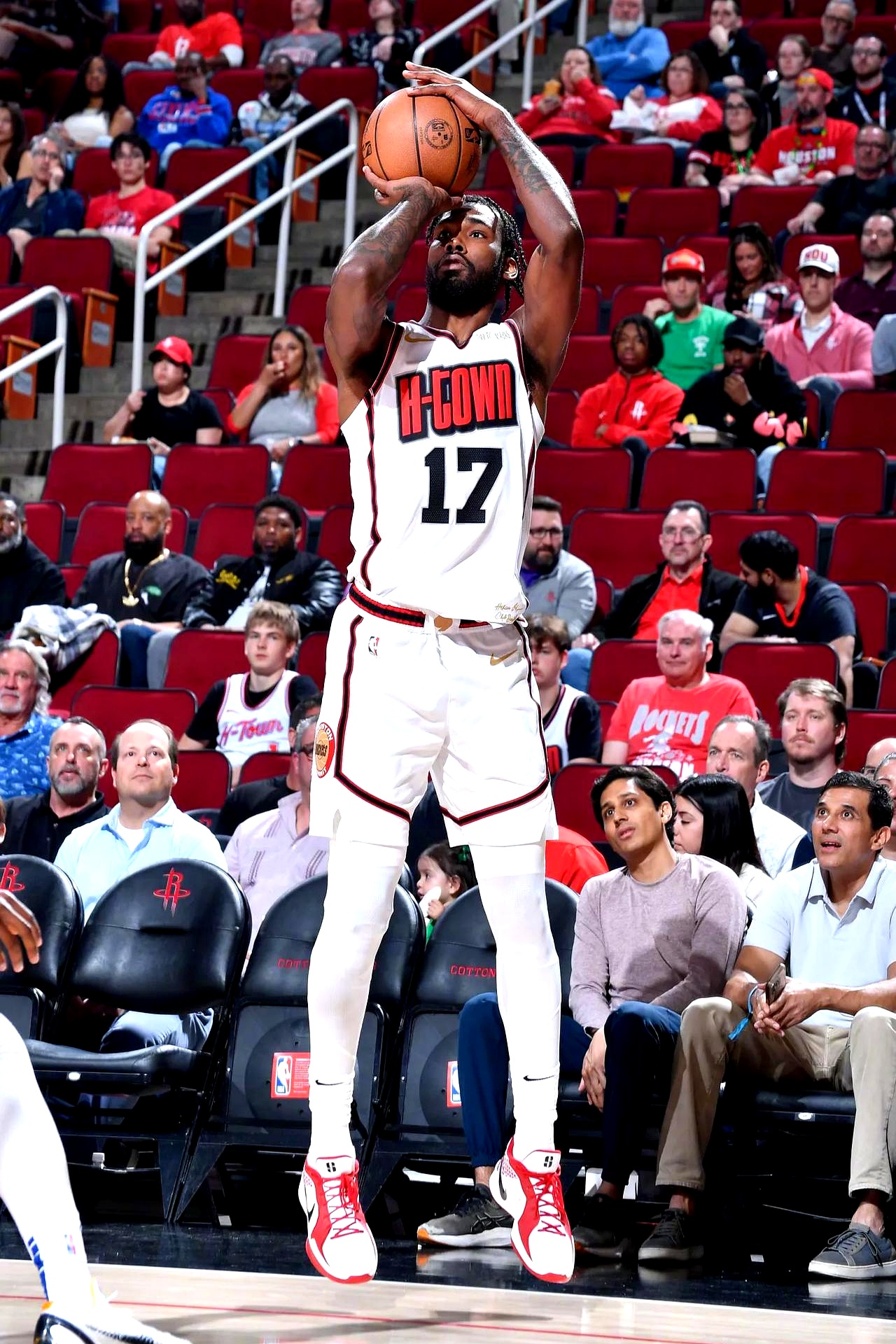 里昂15岁潜力中锋泽科维奇：崇拜哈兰德和DV9的左脚射手（里昂15岁中锋新星泽科维奇：左脚杀手，偶像哈兰德与DV9）