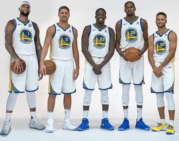 3300万观众疯看！保罗约书亚大战收视封神？一对比泰森那场，直接被秒成渣...（3300万观众狂追！保罗对决约书亚收视爆表？与泰森之战相比，高下立判）